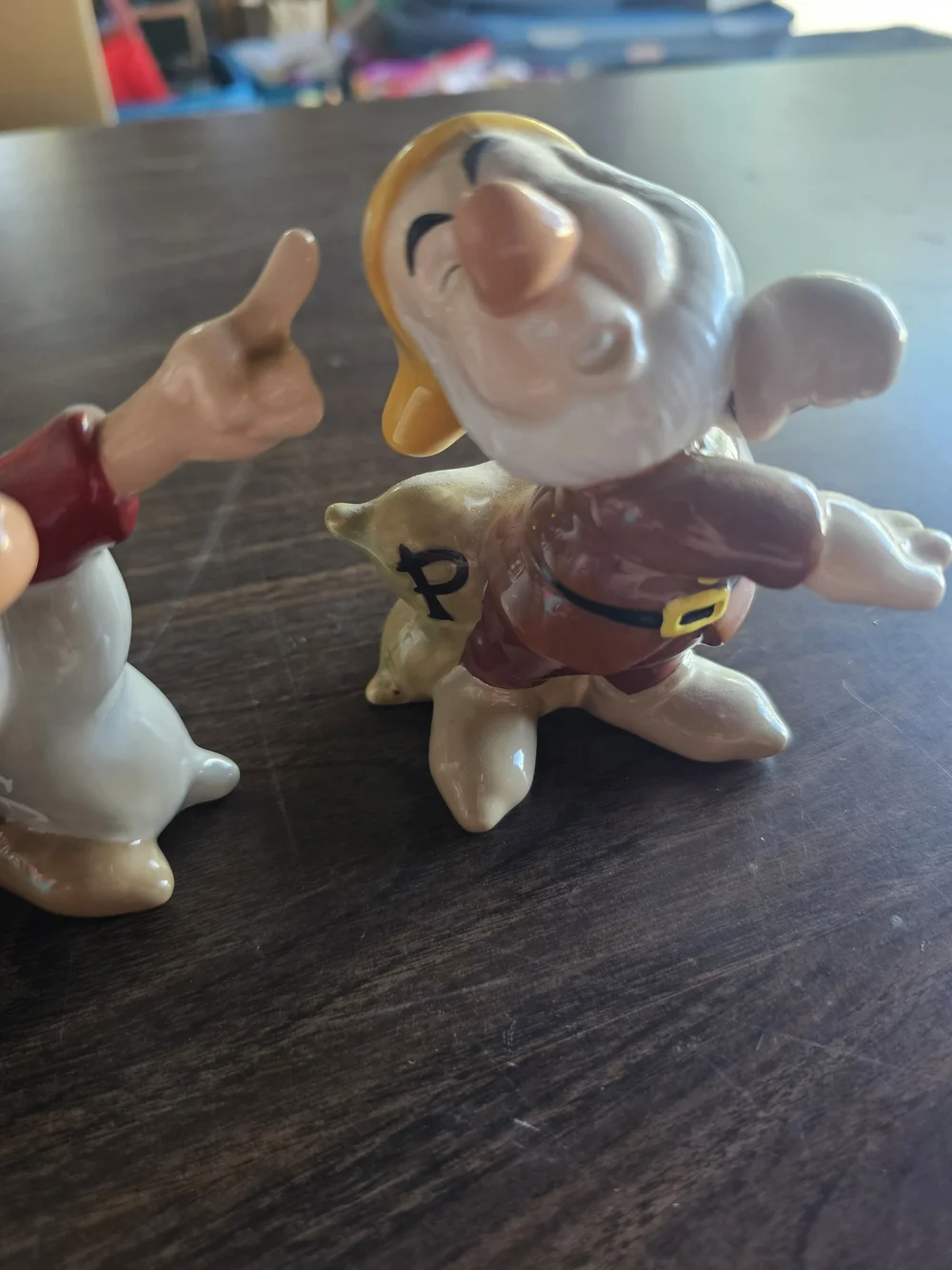 Classic Ceramic Dwarf Figurine Set - Brown & Red Home Accent❤️❤️
